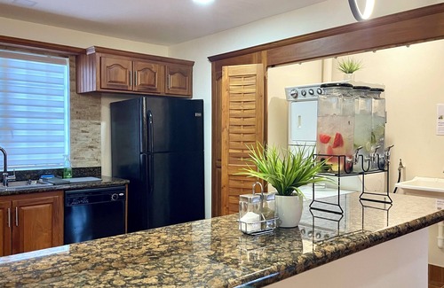 Golden Grove Condo | Pearl- Modern Luxurious 3 bedroom condo with tub
