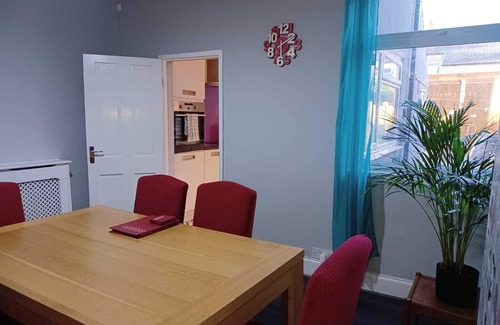 Gedling Apartment | Pearson House - Huku Kwetu (Notts)