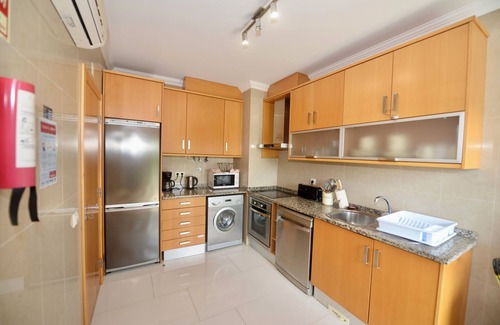 Sao Martinho do Porto Apartment | Pebble - 1 bedroom apartment (sleeps 4) with pool & tennis court