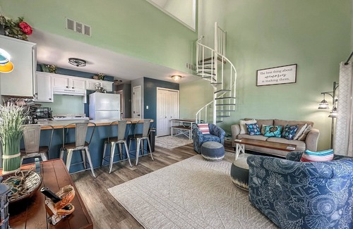 Emerald Isle Condo | Pebble Beach H212, 2BR Condo ~ Pool Front!