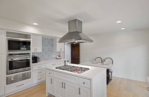 Del Monte Forest House | Pebble Beach Hacienda: 4 bedroom 4 bath close to the Ocean and Golf