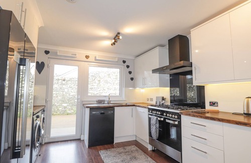 Achachork Cottage | PEBBLE COTTAGE, family friendly, character holiday cottage in Portree