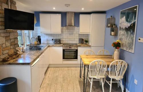 Lelant House | Pebble Cottage