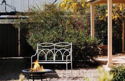 Central Mudgee House | Pebble Lane Cottage A Charming Mudgee Stay