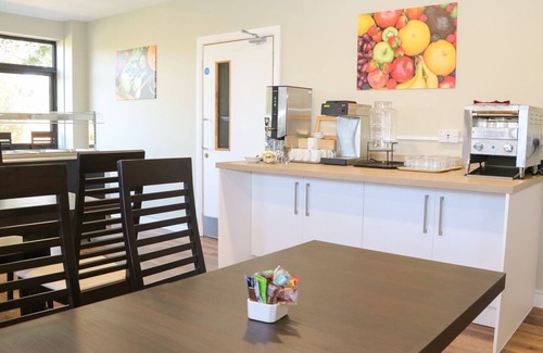 Littlehampton Cottage | PEBBLE PATH AT MARINE COURT, family friendly in Littlehampton