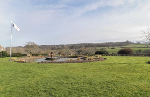Littlehampton Cottage | PEBBLE PATH AT MARINE COURT, family friendly in Littlehampton