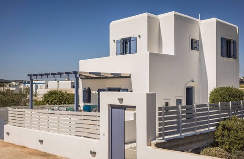 Aliki House | Pebble Summer House