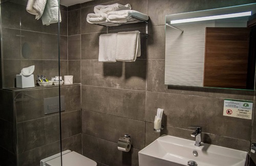 St. Paul's Bay Hotel | Pebbles Resort
