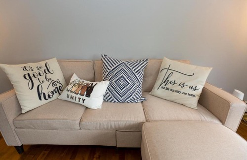 Peekskill House | Peekskill Guesthouse-Downtown Modern Spotless Free Parking