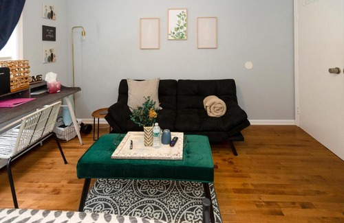 Peekskill House | Peekskill Guesthouse-Downtown Modern Spotless Free Parking