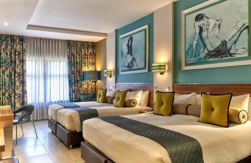 O.R. Tambo Hotel | Peermont Metcourt at Emperors Palace