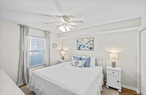 Destin Apartment | Pelican Beach Resort 809