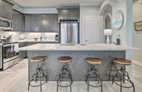 Onalaska Condo | 'Pelican Cove' Condo + Boat Slip & Balcony!