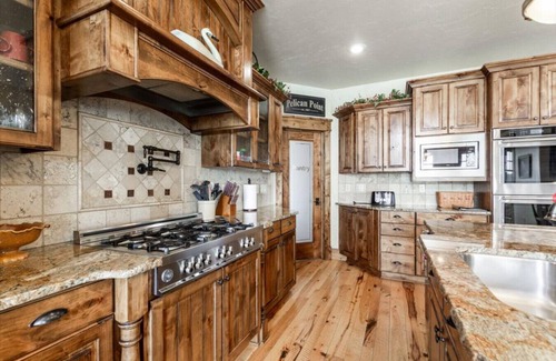 Island Park Cabin | Pelican Point | Private Beach, Dock & Views | 35 mins to YNP