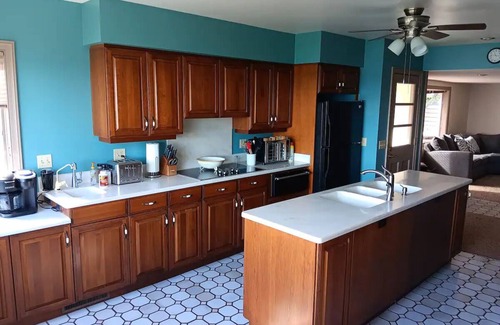 Sheboygan House | Pelican Point - Private Retreat - just 4 miles to downtown Sheboygann