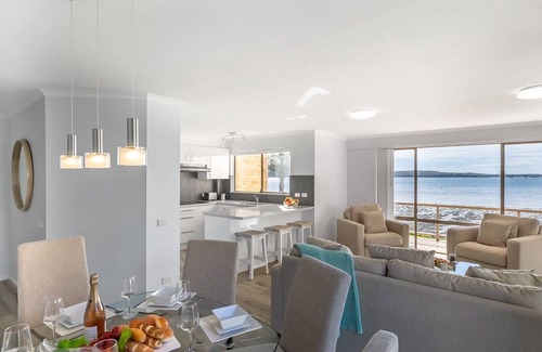 Soldiers Point Apartment | Pelican Sands 2 , 83 Soldiers Point Road - fantastic waterfront unit with pool and air conditioning