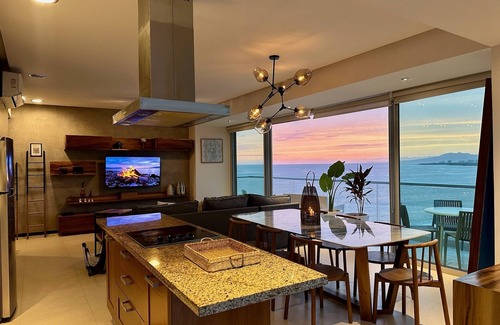 South Hotel Zone Apartment | Peninsula 2BR/2BA Pools&beach