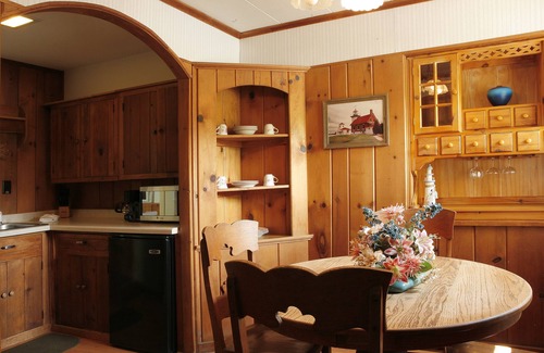 Fish Creek Hotel | Peninsula Park-View Resort