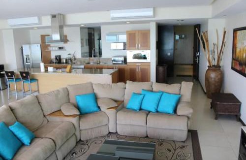 North Hotel Zone Apartment | Peninsula Vallarta Beachfront condos