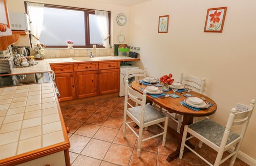 Penally Cottage | PENN LEA, family friendly, with a garden in Penally