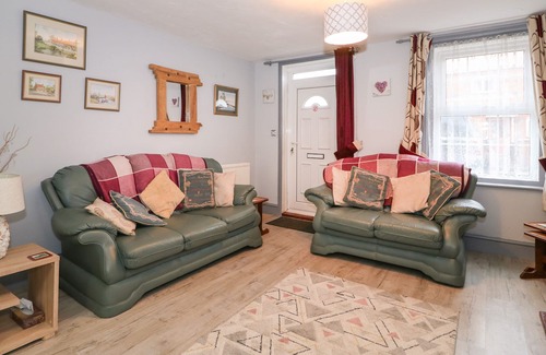 Heacham Cottage | PENNY COTTAGE, pet friendly, character holiday cottage in Heacham