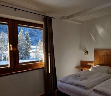 Kaprun Hotel | Pension Baranekhof - closest to the Kitzsteinhorn Ski Resort