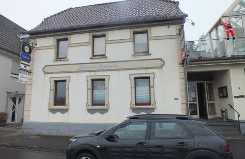 Hitdorf Hotel | Pension Riverside in Leverkusen Hitdorf am Rhein - Zentral an der A1 und 59