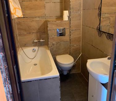 Waltersdorf House | Pension SXF