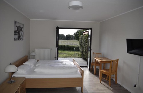 Witzeeze House | Pension zur Schleuse am Elbe Lübeck - Kanal in Witzeeze