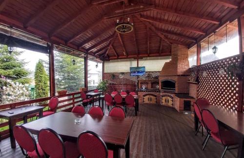 Godeni House | Pensiunea Agroturistică Piscul Soarelui