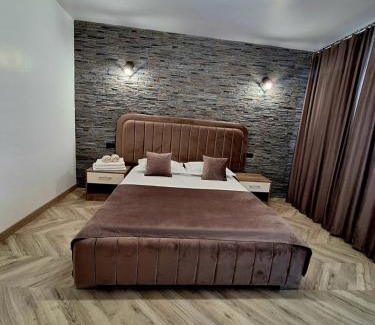 Colina House | Pensiunea Aura Deltei