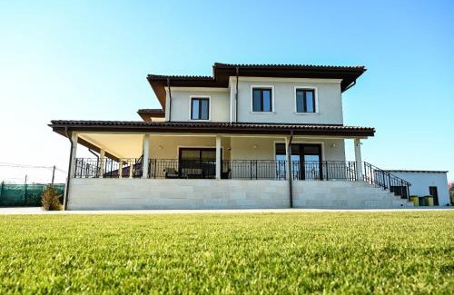 Cogealac House | Pensiunea Iarina