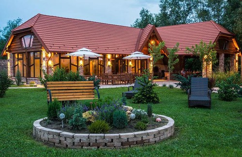 Gherla House | Pensiunea Meander