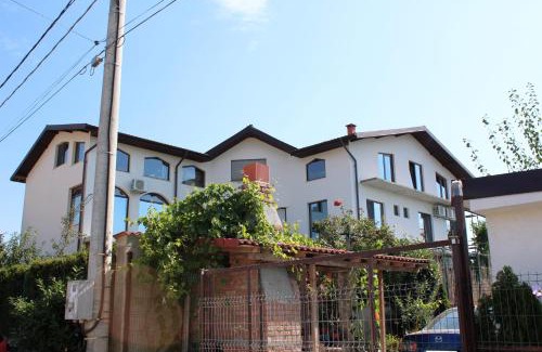 Costinesti House | Pensiunea Vreau un Dan