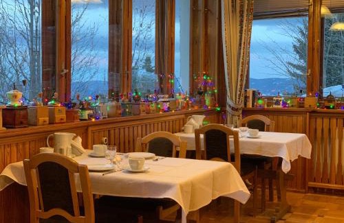 Bierutowice House | Pensjonat Paradise Karpacz Górny Restauracja Viva La Pizza Przy wyciągu na KOPE