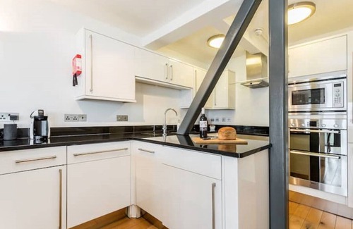 Teignmouth Apartment | Penthouse 2 - Beachfront Spacious Apartment with Panoramic Sea Views