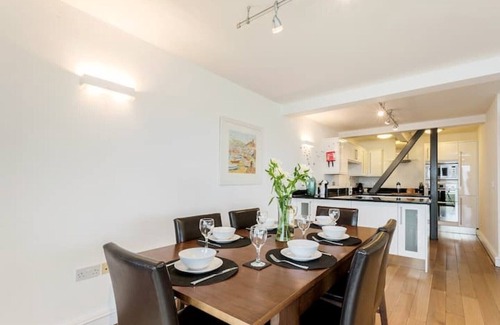 Teignmouth Apartment | Penthouse 2 - Beachfront Spacious Apartment with Panoramic Sea Views