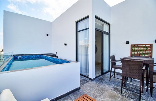 Zama House | Penthouse 312 Two bedroom rooftop and private pool