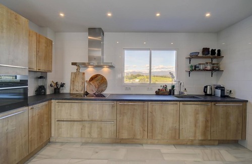 New Golden Mile House | Penthouse "Boulevard Estepona 405" with Sea View, Pool, Wi-Fi, A/C, Balcony & Garden