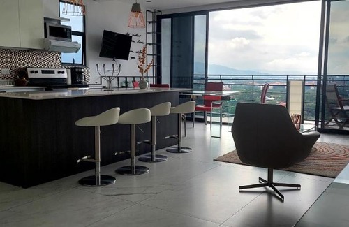 Santa Ana Apartment | Penthouse con terraza y hermosa vista. Jacuzzi privado.
