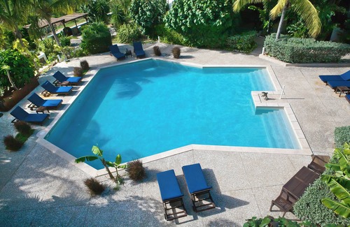 Shoal Bay Condo | Penthouse Condo- concierge, walk to beach, complimentary beach chairs!