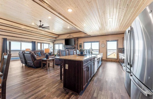 Kimberling City Condo | Penthouse Condos with Panoramic Lake Views!