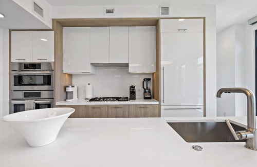 Shaw Bed & Breakfast | Penthouse | Downtown | Capitol Views | Luxury