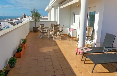 Conil de la Frontera City Center Cottage | Penthouse-apartment with large terrace and stunning sea view