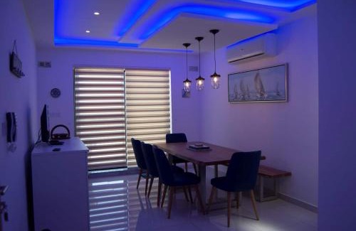 Għadira Apartment | Penthouse Ghadira With Amazing Views! By Homely