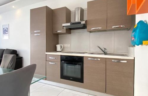 Paceville Apartment | Penthouse in St Julian's, 2 Beds,Terrace, 4px