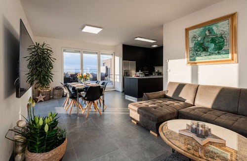 Prague 18 Condo | Penthouse Letnanske zahrady