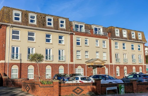 Torquay Apartment | Penthouse, Luxury 2 Bed, 2 Bathroom, Apartment with Sea Views and a Lift