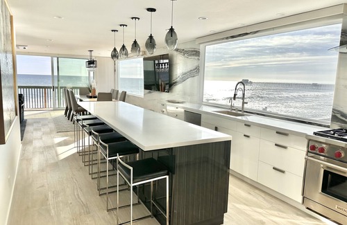 Townsite Condo | PENTHOUSE on the beach! SLEEPS -15. GAR-4 SP, Wshr dry, 5BR 4Ba, 7 mn walk Dntn
