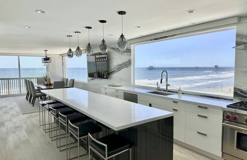 Townsite Condo | PENTHOUSE on the beach! SLEEPS -15. GAR-4 SP, Wshr dry, 5BR 4Ba, 7 mn walk Dntn